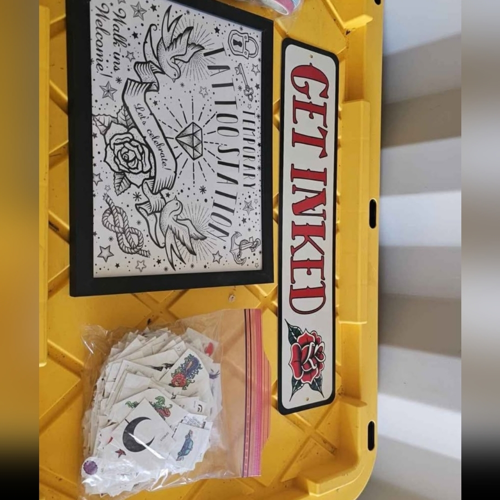 Tempoary Tattoo Booth Set with Signs - Perfect For Wedding